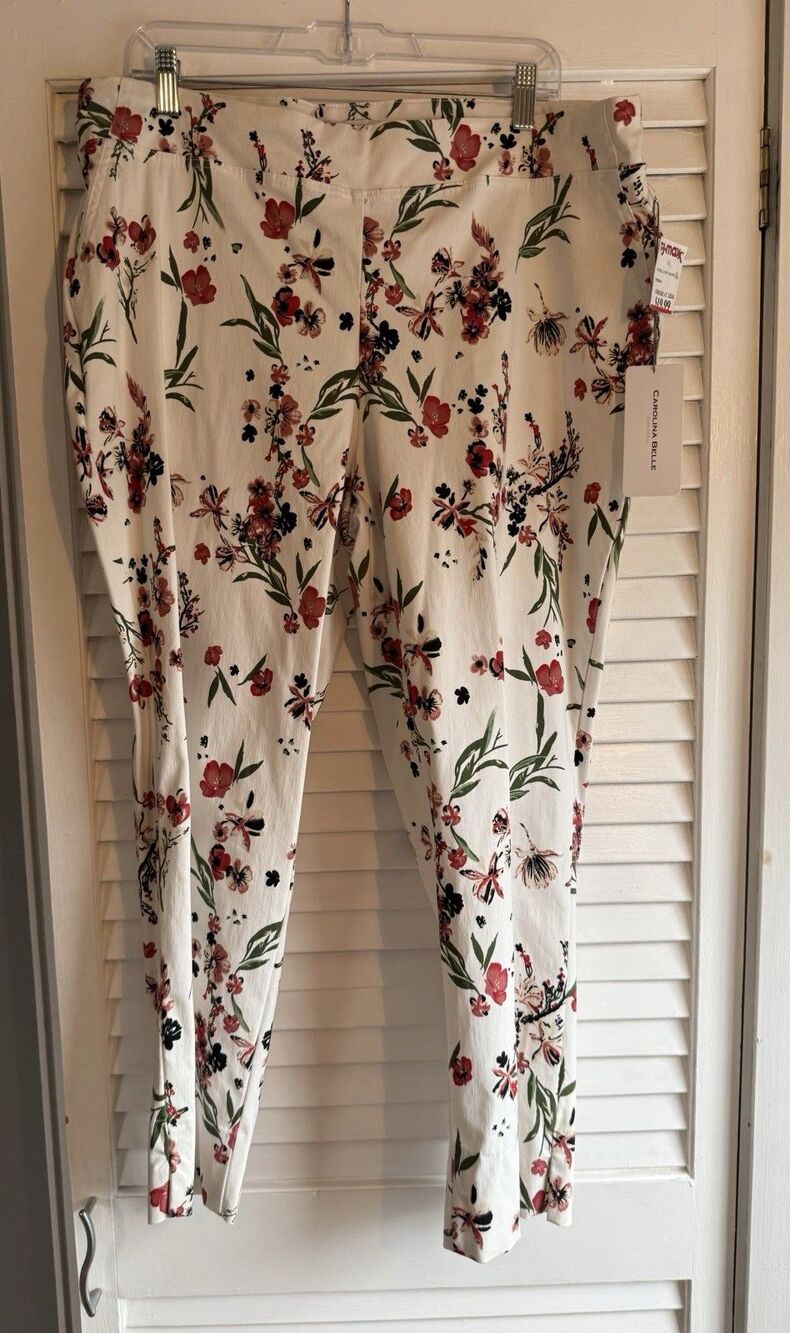 NWT Carolina Belle Women's Montreal Floral Pull On White Capri Pants Sz 18W